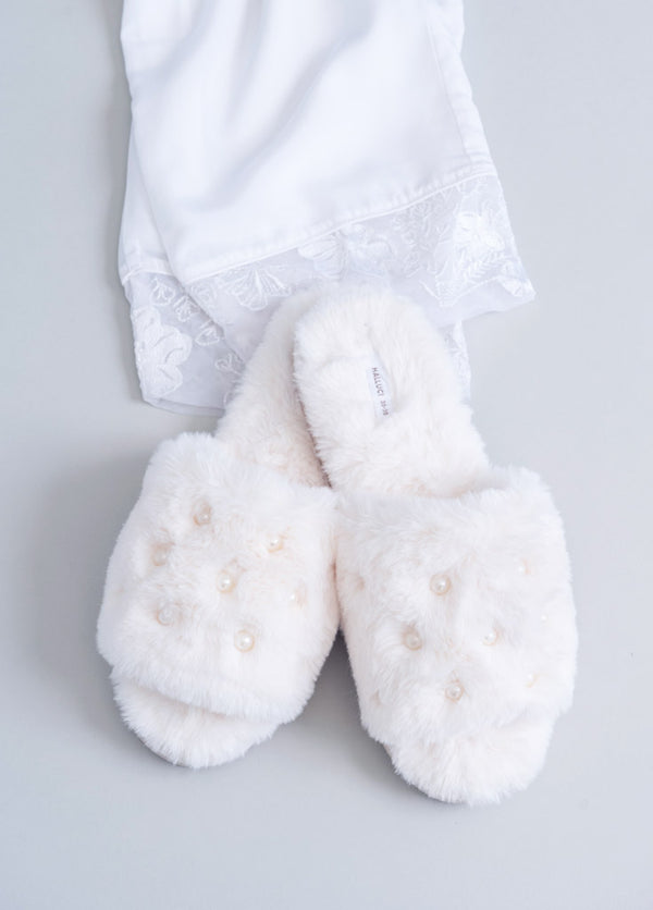 Women's Cozy Faux Fur Slides Slippers White Pearl Letter K